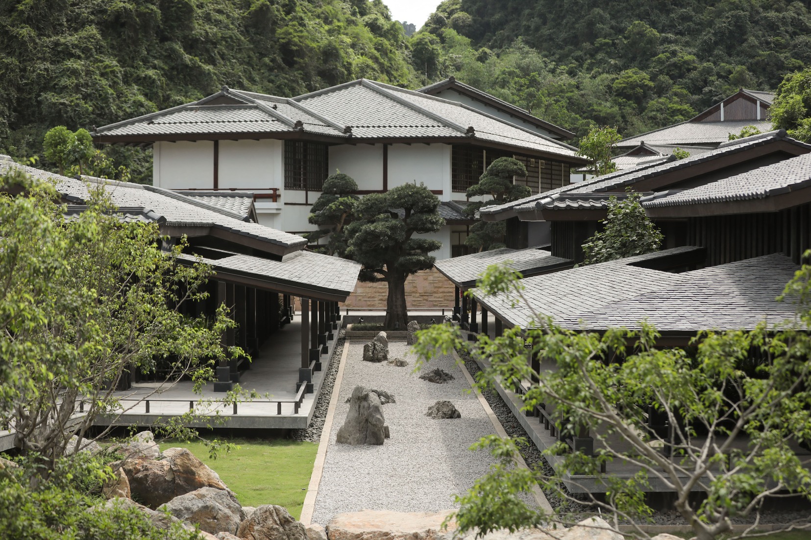 Yoko Onsen Quang Hanh