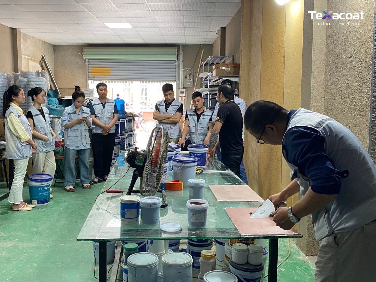 Chương trình đào tạo sơn hiệu ứng cho học viên tại TexaCoat được tổ chức hàng tháng