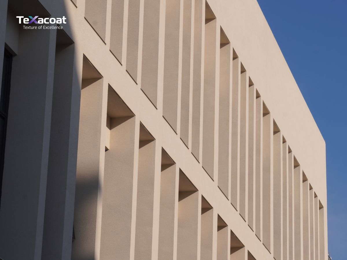 Những khu vực có độ ẩm cao như Quảng Ninh, việc lựa chọn sơn hiệu ứng không chỉ giúp tăng tính thẩm mỹ mà còn bảo vệ bề mặt bền vững hơn