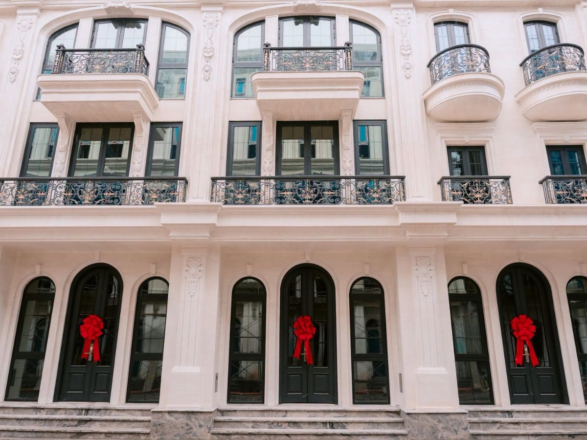Vân hiệu ứng Travertine tôn lên vẻ đẹp kiến trúc của dự án