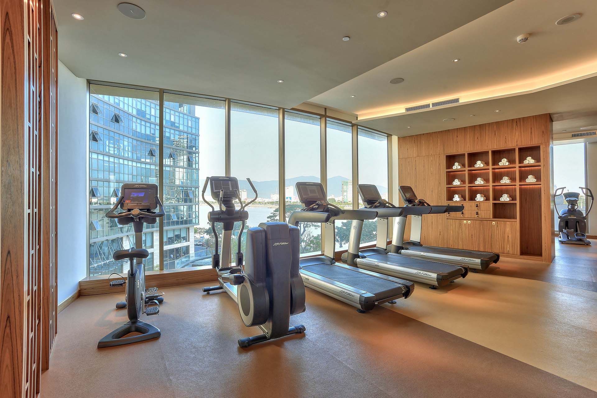 Mẫu sơn tại khu vực tiện ích của khách sạn Hilton Đà Nẵng giống với mẫu sơn hiệu ứng bê tông